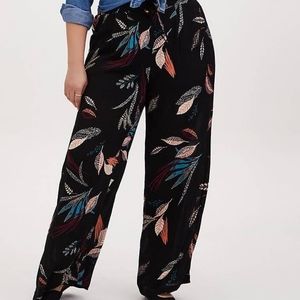Torrid Black Festival Leaves Crinkle Gauze Drawstring Wide Leg Pants 2